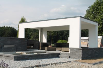 Beton-Carport / Freisitz