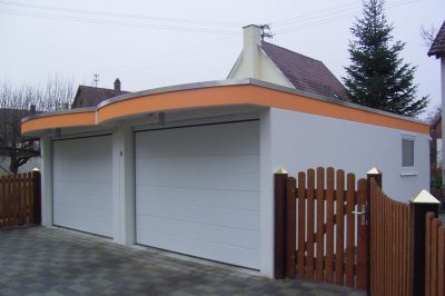 Doppelgarage mit rundem Vordach