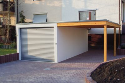 Garage mit Carport