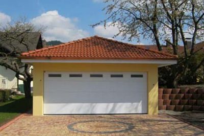 MAXI-Garage mit Sektionaltor